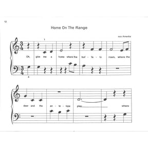 Kleine Finger am Klavier 2