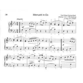 Kleine Finger am Klavier 8