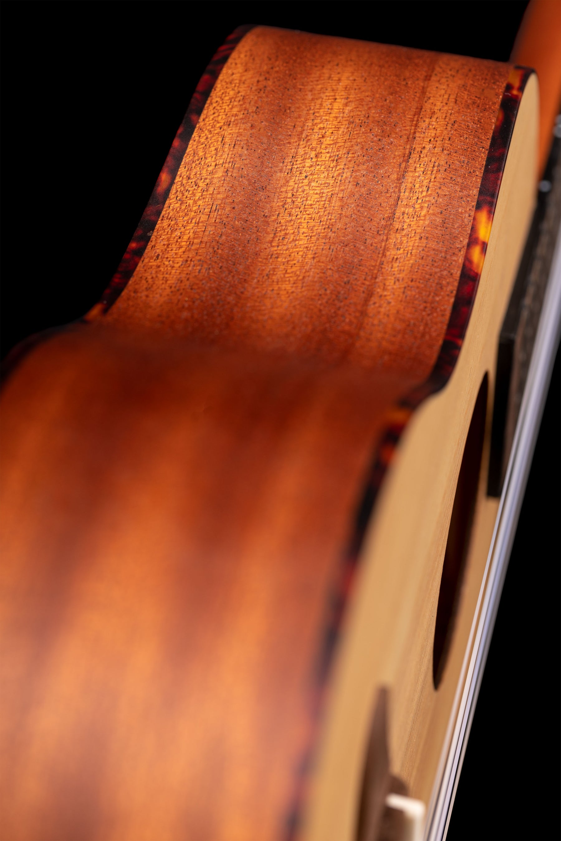 RU5-TE  Tenor Ukulele