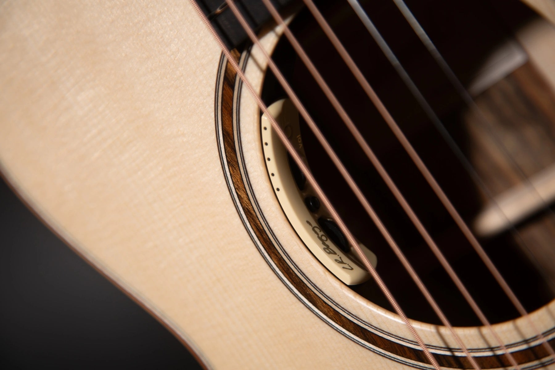 M-18 CP Grand Concert +Cutaway