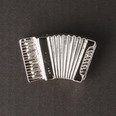 Anstecker Akkordeon Silber