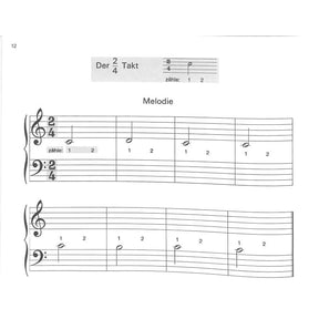 Kleine Finger am Klavier 1