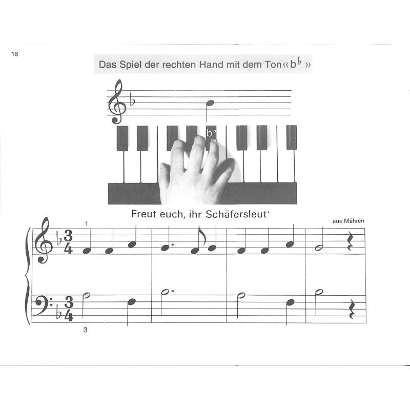 Kleine Finger am Klavier 3