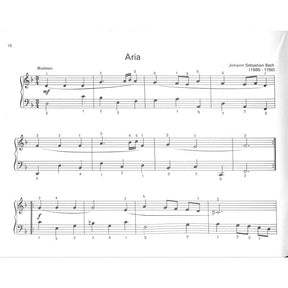 Kleine Finger am Klavier 7