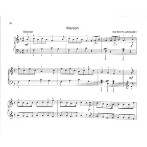 Kleine Finger am Klavier 5